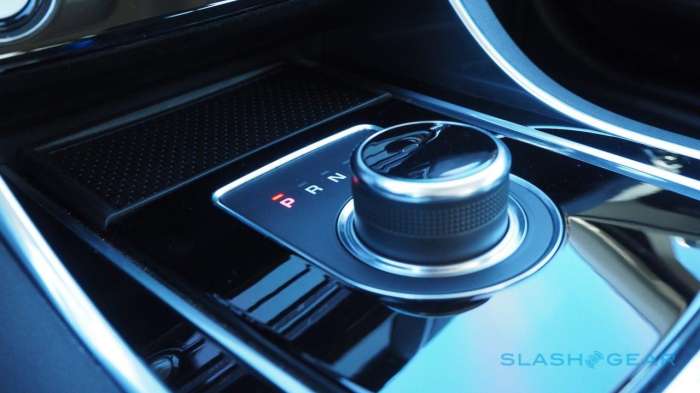 2017款JaguarXE35tAWDR-Sport评论：爪子已经出局了