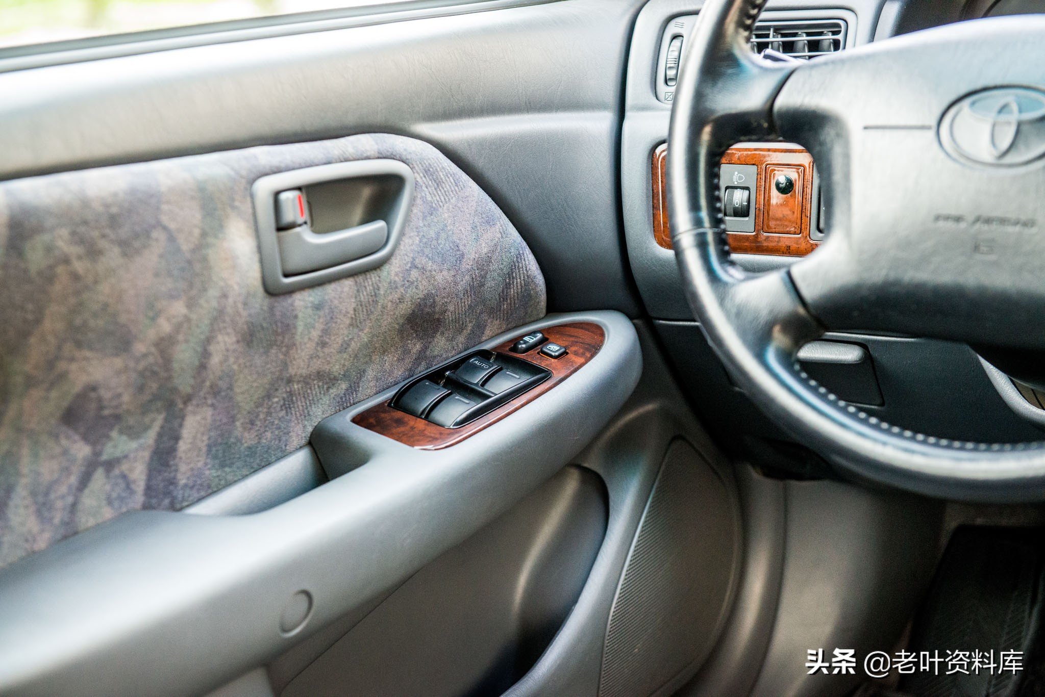 第二代丰田佳美1988,97年丰田佳美2.2排量图片