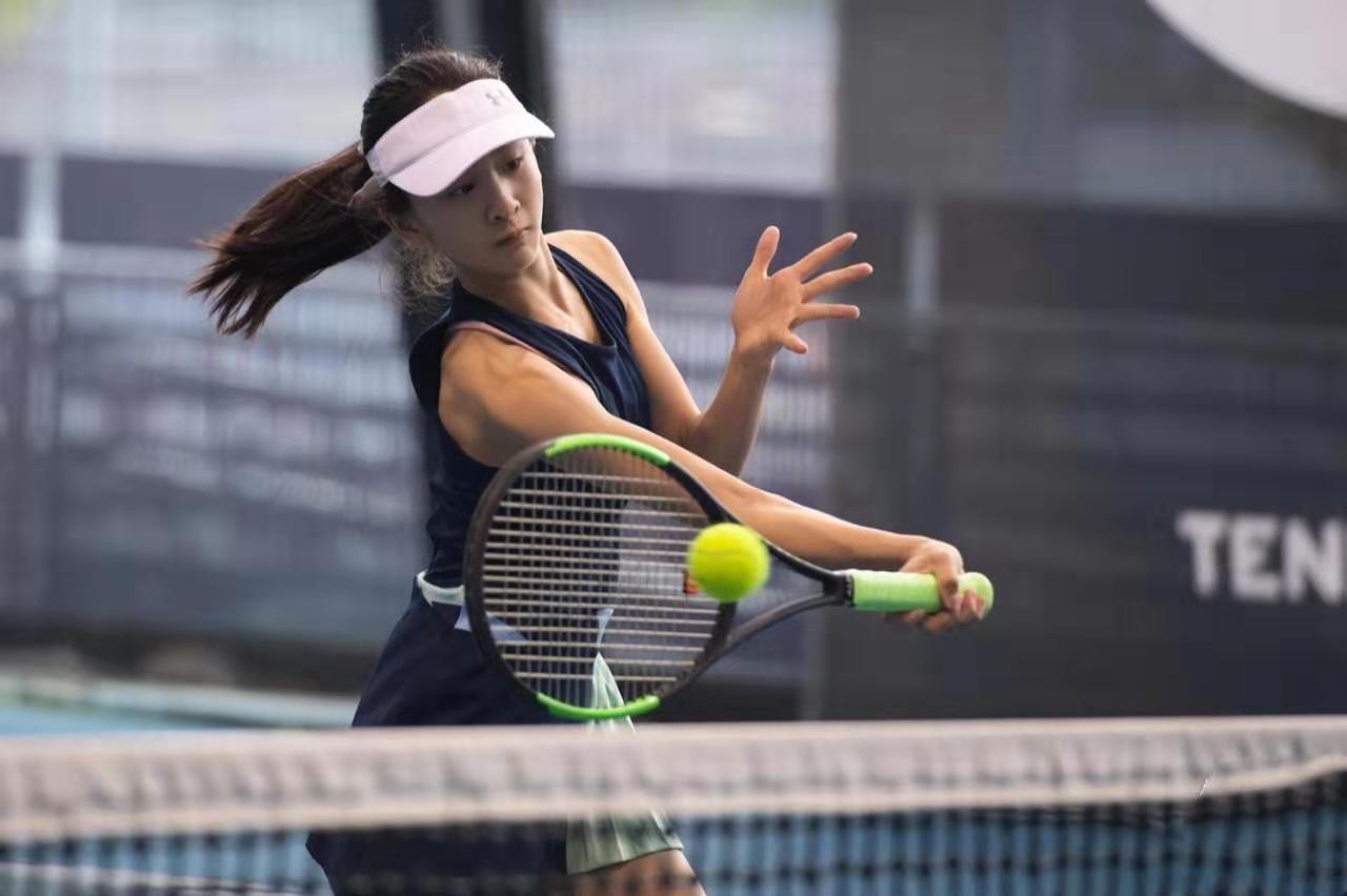 田亮罕见晒女儿短裙照,田亮女儿棒球