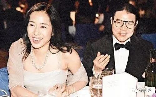 郭晶晶和婆婆朱玲玲罕见同框,香港港姐郭晶晶