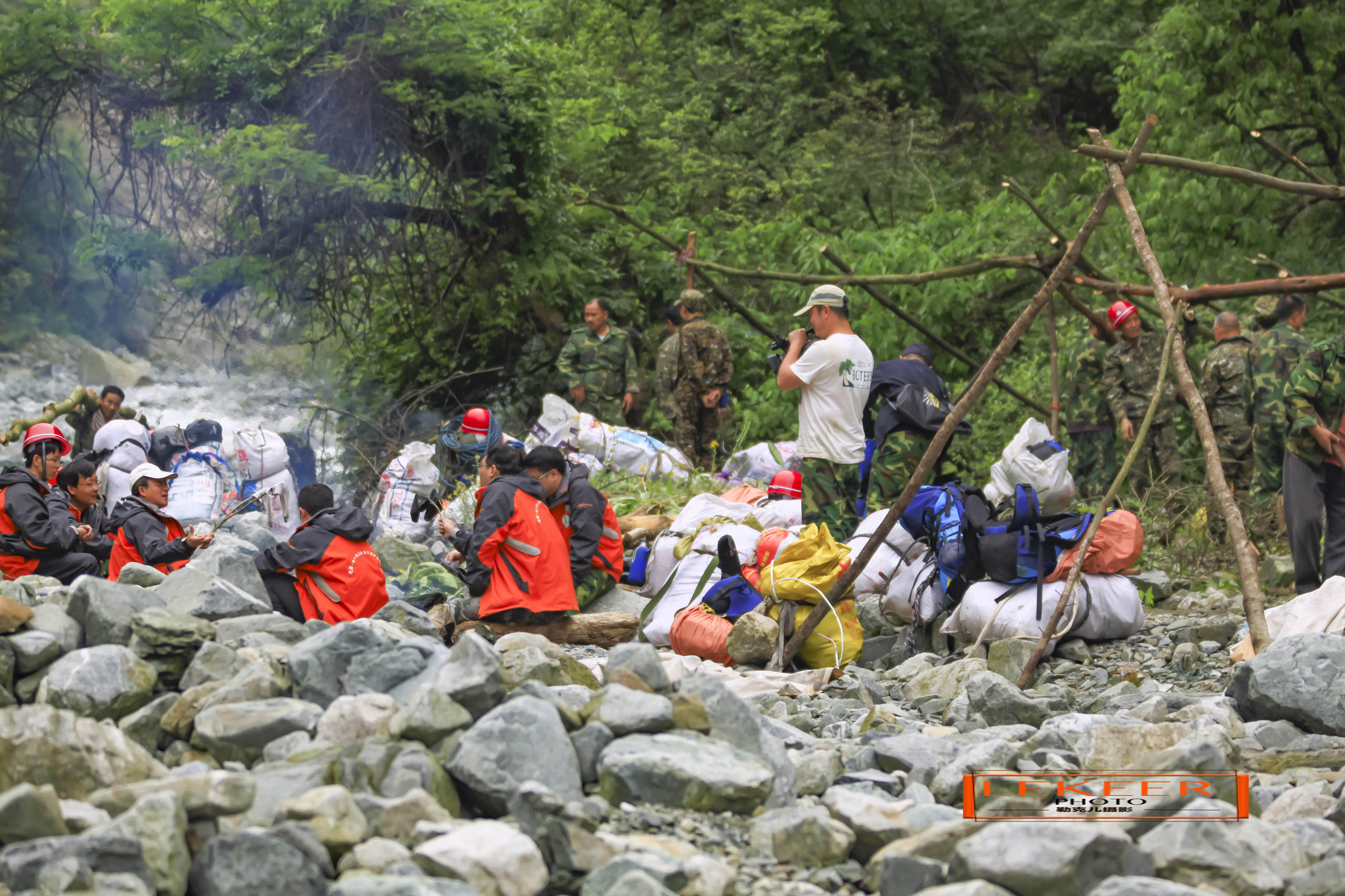 穿越无人区难忘的经历,穿越无人区后半夜的恐怖经历