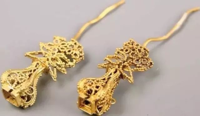 单边耳饰的戴法,耳挂流苏耳饰正确戴法