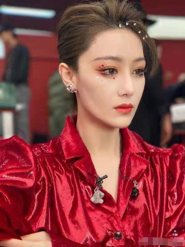 张柏芝肚子赘肉图,张柏芝日常健身照