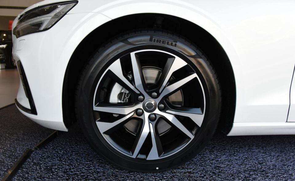 2020款沃尔沃s60t5智雅运动版,二手2020年沃尔沃s60t5落地多少钱