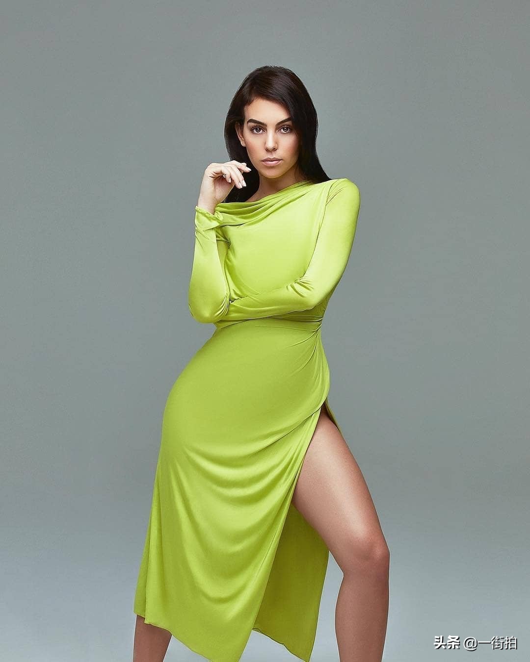 c罗乔治娜黑色礼服,c罗和乔治娜热恋白礼服