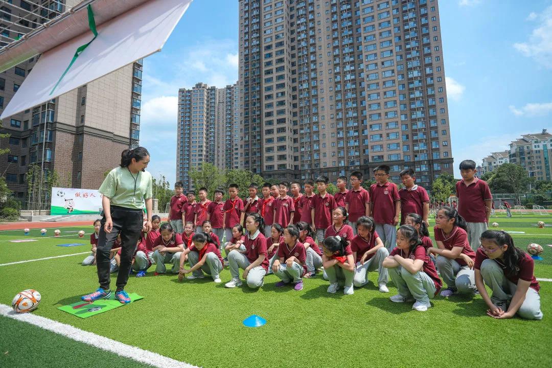 南京市小学体育教研,南京市立贤小学方阵比赛