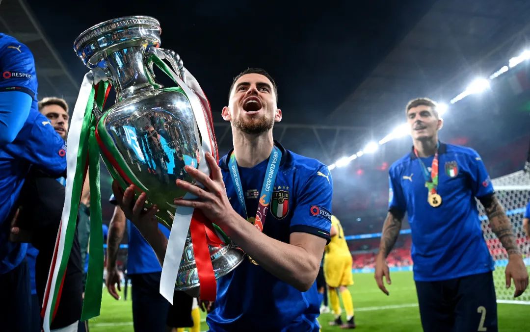 曼奇尼再赢两场夺冠,曼奇尼夺冠后为什么还会下课