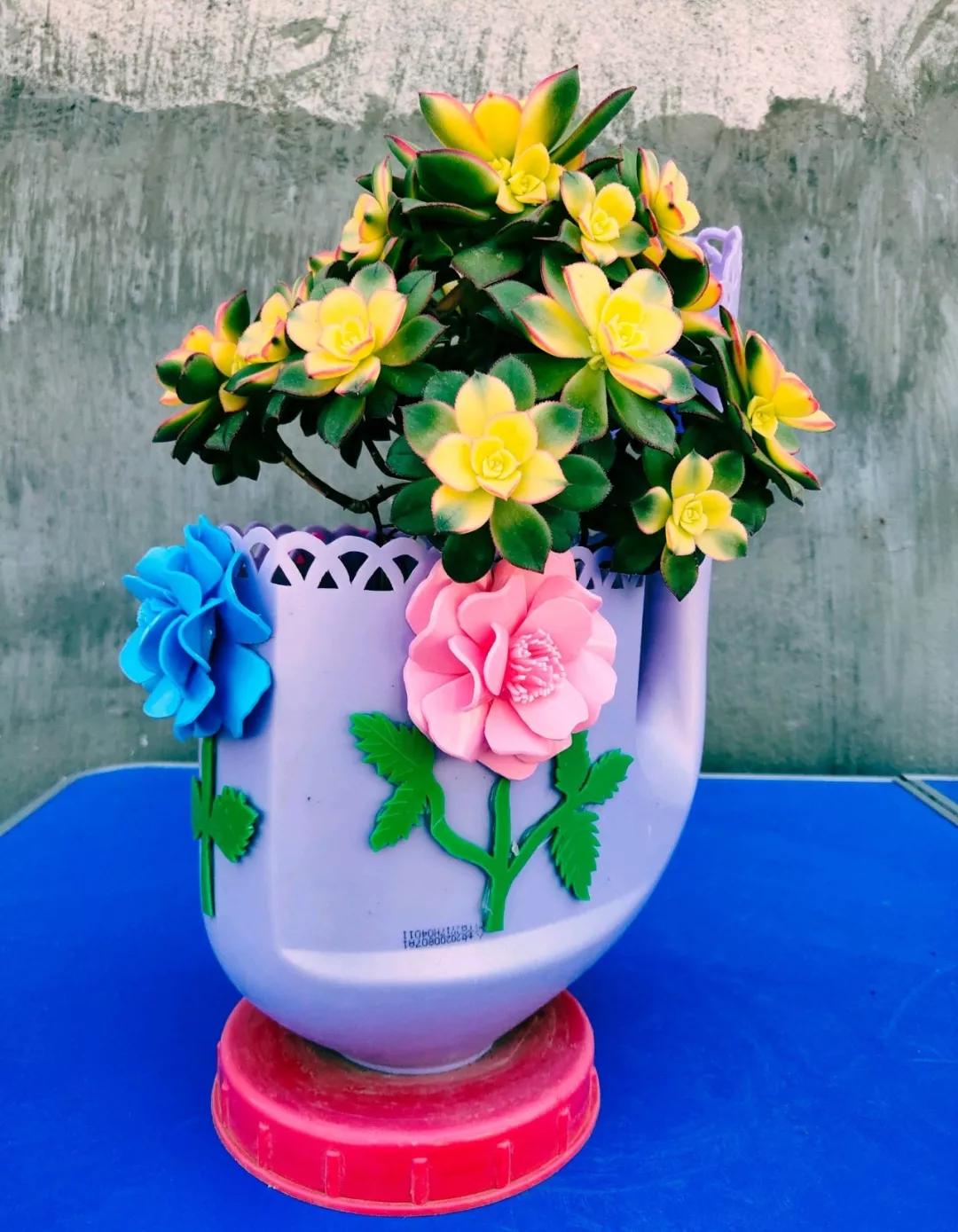 洗衣液桶剪2刀秒变各种养花神器,旧洗衣液瓶怎样剪养花好看