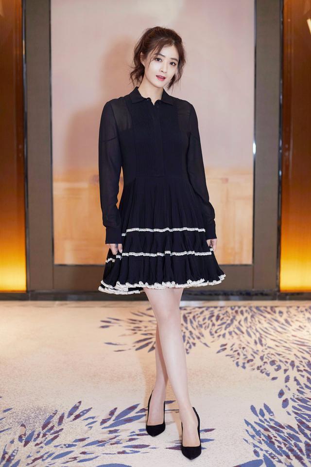 迪丽热巴和唐嫣同穿亮片裙,迪丽热巴和唐嫣穿同款公主裙