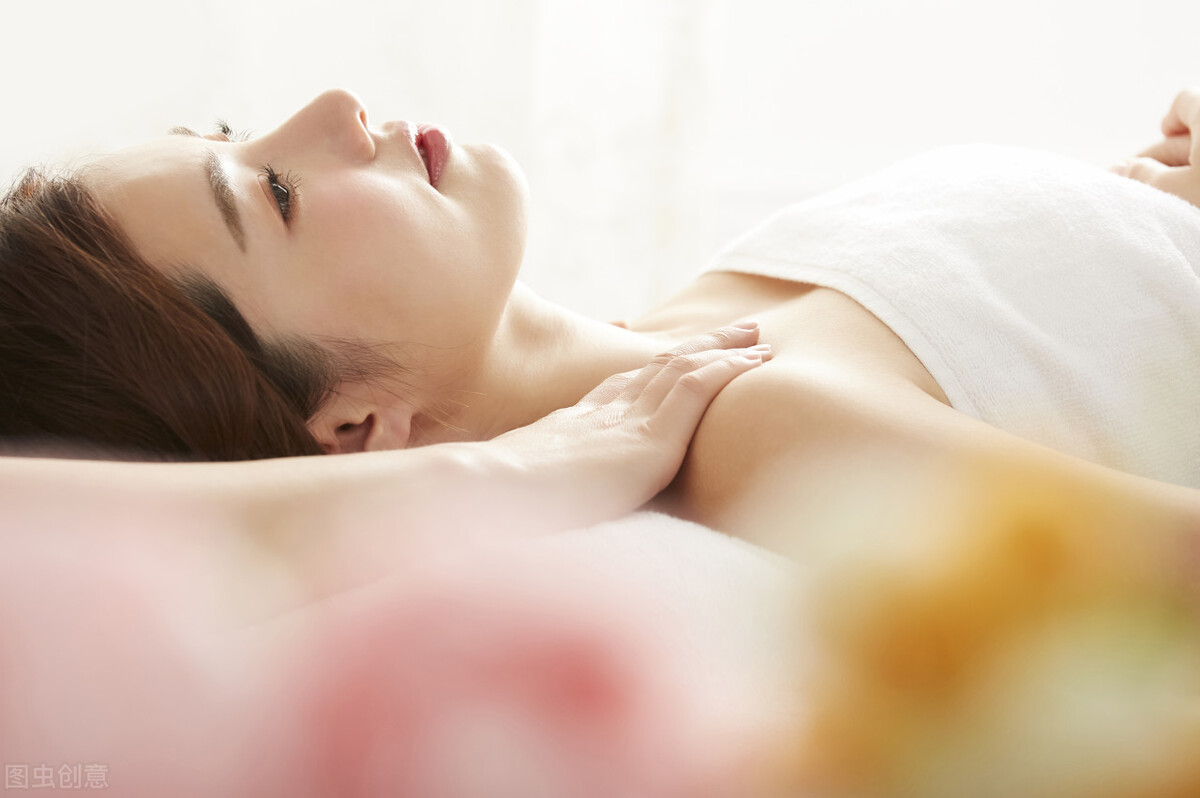 脾胃虚寒湿气重早上起来需要喝水,夏天喝水太多湿气重肚子不舒服