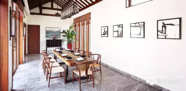 上海青浦苏式园林别墅,上海青浦带前后院的现代风别墅