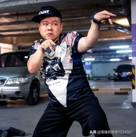 周星驰致敬永远的喜剧之王,周星驰成为喜剧之王的事迹