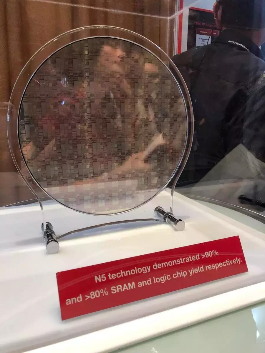 力挺华为的台积电在5nm工艺上一骑绝尘，三次让对手懊悔不已