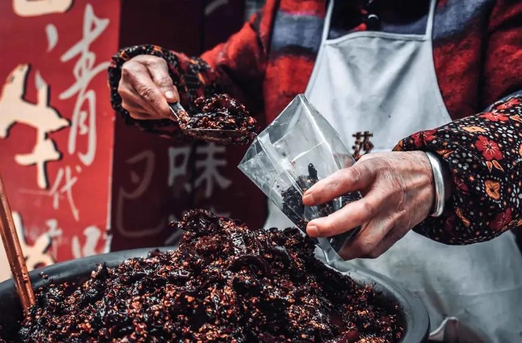 李子柒令人向往的世外桃源生活,李子柒记录的简单淳朴的田园生活