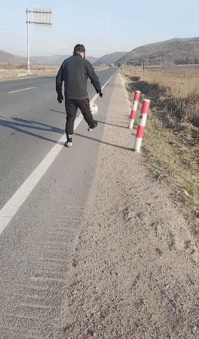 一位六旬朝鲜族球迷的国庆献礼：颠球千余公里进京