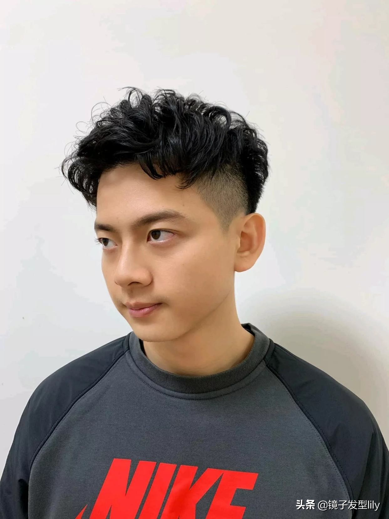 男生自己推两侧头发成寸头,新手剪男发怎么剪层次