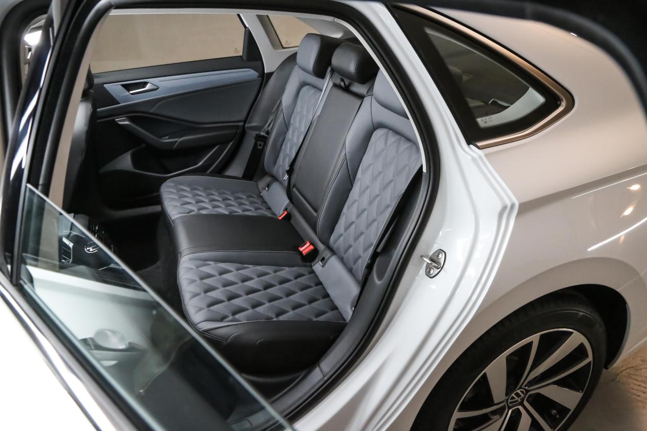 轿车大众速腾,大众紧凑型轿车速腾