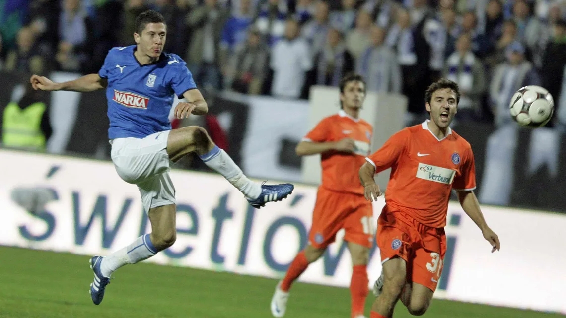 莱万创造德甲半程进球新纪录,莱万欧冠德甲排名