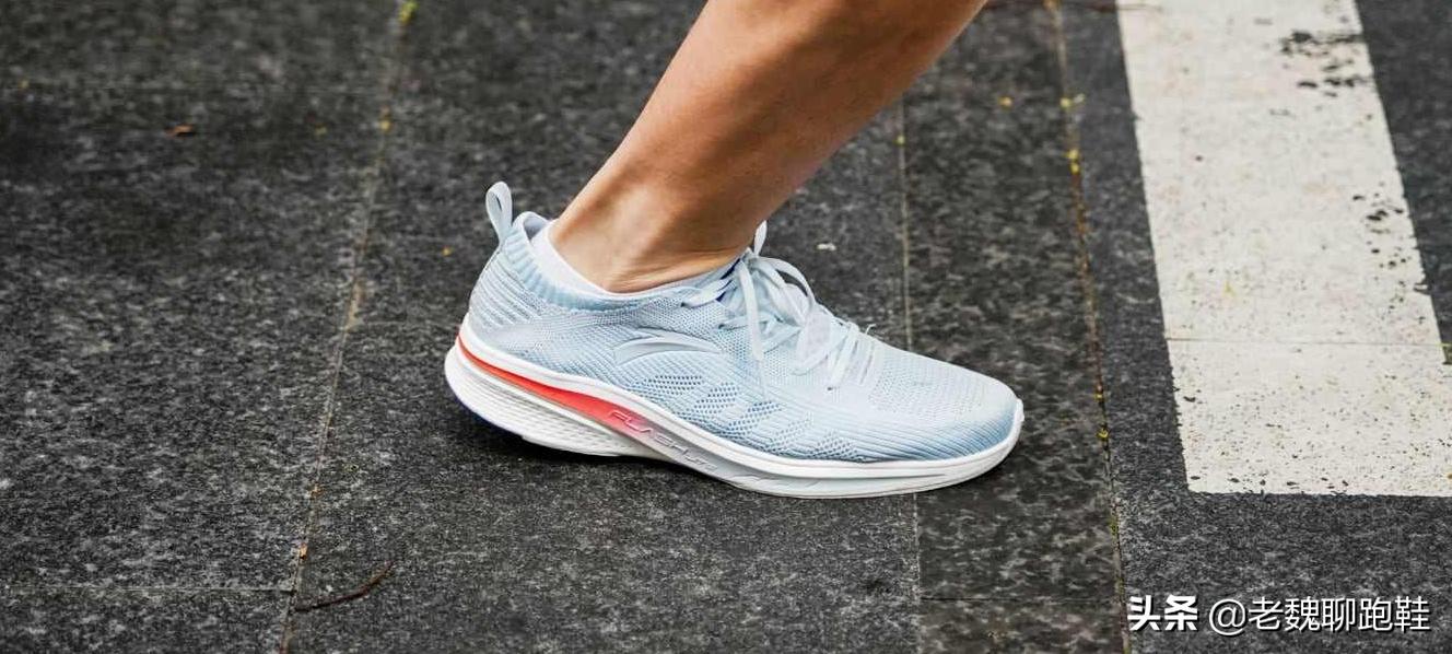 国产跑鞋的“难言之隐”，明明很厉害为何把logo“藏”起来？