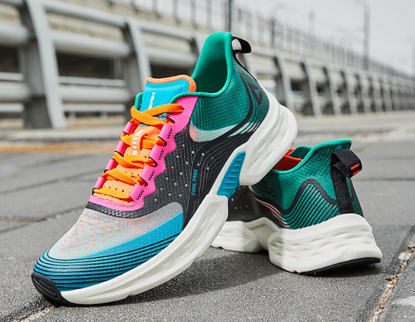 亚瑟士跑鞋和国产跑鞋,耐克跑鞋和国产跑鞋