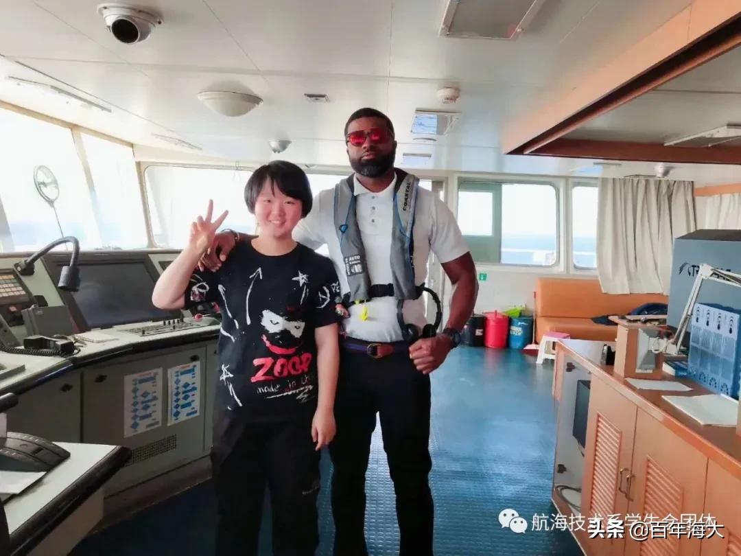 这个小妮不简单,乡下丫头不简单