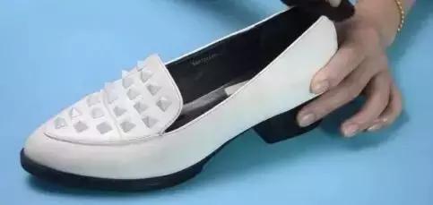 鞋子买大了磨脚小妙招,高帮帆布鞋鞋头挤脚磨脚怎么办