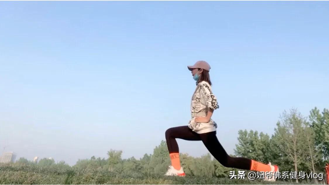 跑步总是膝盖疼怎么办,初次跑步腿疼还要继续吗