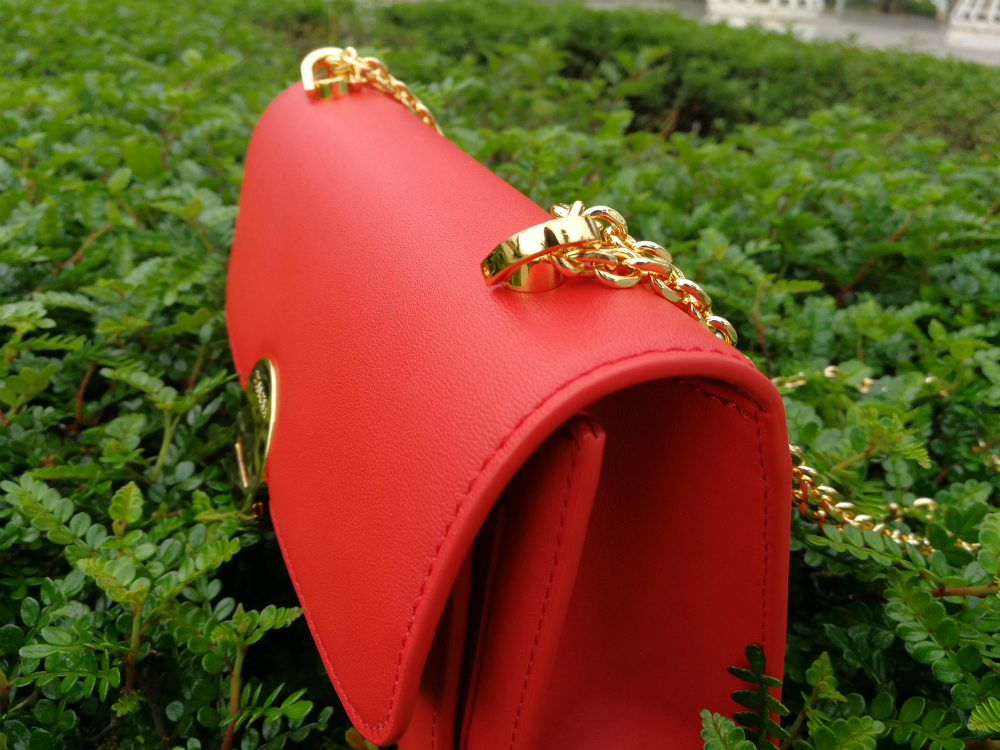 迪桑娜女包小方包棕色,迪桑娜马鞍包和小方包怎么选择