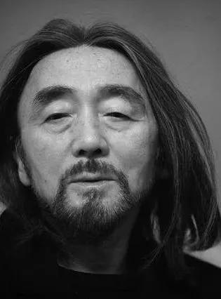 服装设计师有名人物,服装设计顶级设计师