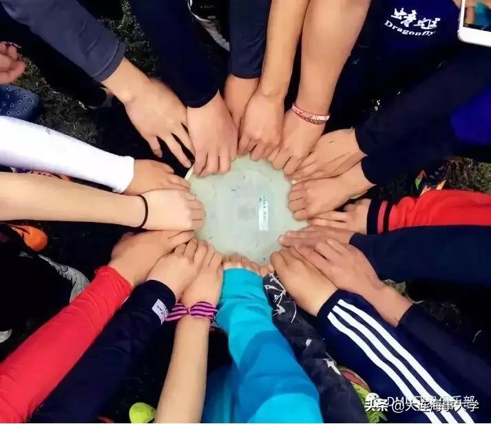 这支校队用十年时间讲述“盘不落地蜻蜓高飞”的故事