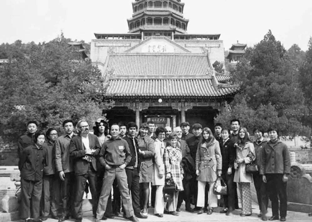 50年前庄则栋用一段织锦连接中美乒乓，50年后的这次主角是刘国梁