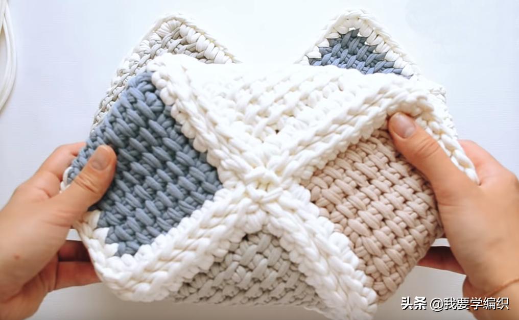 十一与其出门人挤人，不如在家看电视钩包包，一款拼色手提袋教程