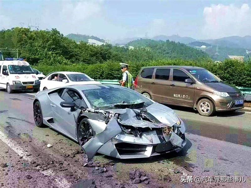 发生交通事故后拨打110还是122,发生交通事故应该先打什么电话