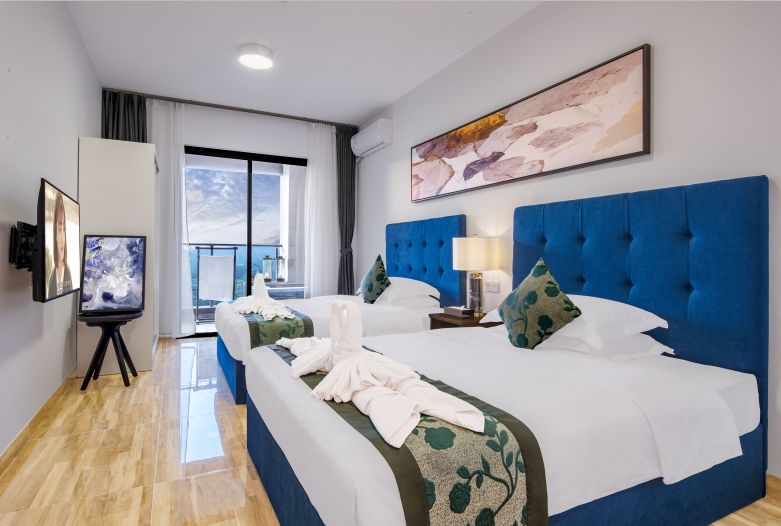 温泉胜地广州,巴厘岛半山宫殿泡温泉