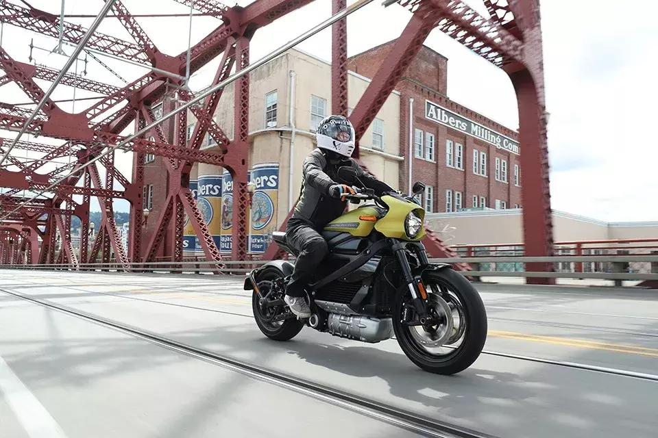 哈雷儿童电动摩托车,哈雷第一辆现代感摩托车