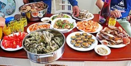 藏在日照的海边，竟然有一处世外桃源，赶海，捕鱼，温馨民宿……