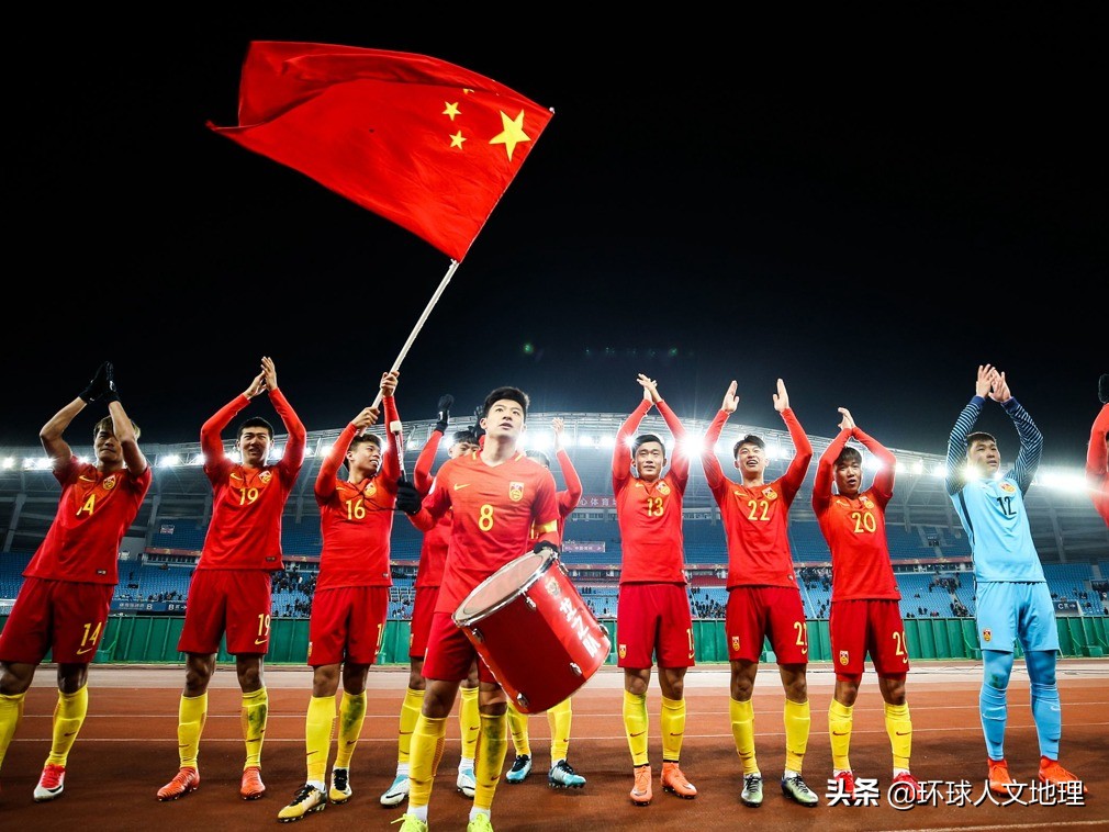 一个热爱足球的青少年,一个热爱足球的人对足球的认识