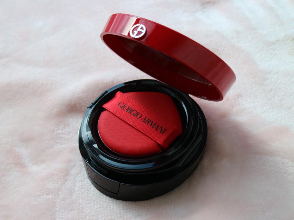 5款明星气垫实测,圣罗兰高级感十足,阿玛尼红盒用一次就够了