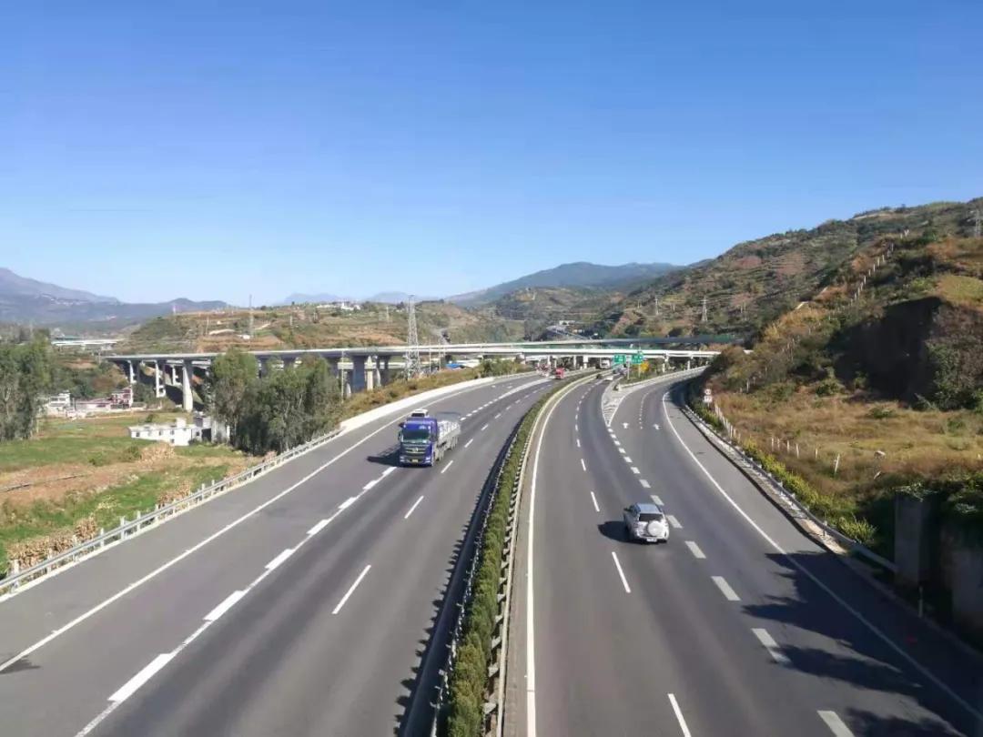 道路“连点串线入网”，嵩明发展路途开花！！