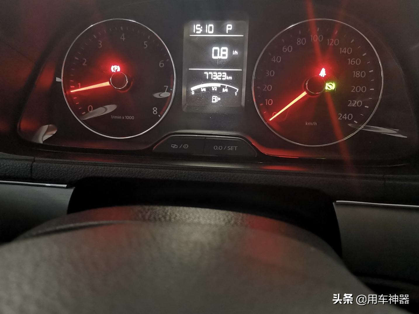 科鲁泽发动机故障指示灯亮起,汕德卡发动机故障灯亮起什么故障