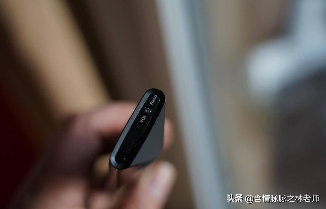 坚果v20投影仪和极米h3s对比,极米投影仪与坚果投影仪哪个更好