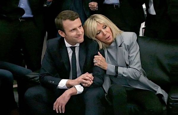 马克龙与69岁布丽吉特,44岁马克龙和69岁布丽吉特同框