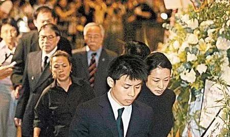 朱玲玲豪门贵妇 (香港豪门贵妇朱玲玲)