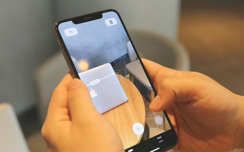 现在的iphonexse值不值得入手,2018年的iphonexs还可以用多久