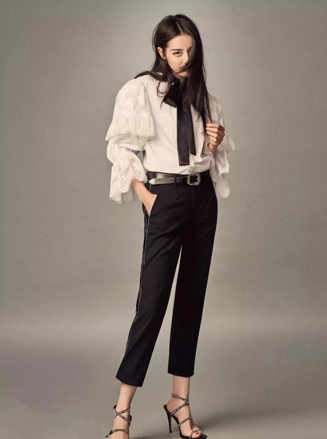 微胖女人穿T恤时，要记住“4不要”，不然显胖还显矮，很没气质