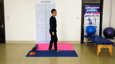 站立时两脚并不拢,交叉腿站立能矫正腿型吗