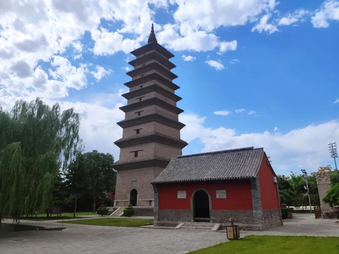 给备战高考的莘莘学子们加油助威,为莘莘学子助威高考