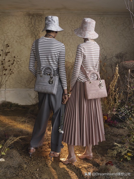 dior新款刺绣帆布托特包,刺绣马鞍包dior2019