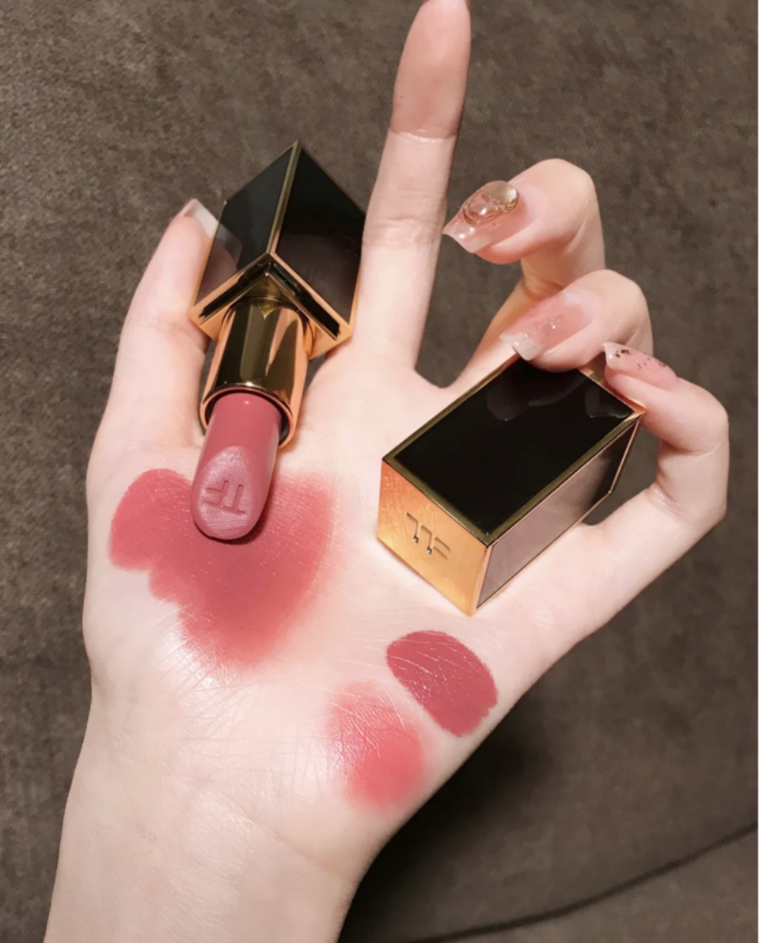 tf口红很有档次,tf16号口红和阿玛尼405哪个好看