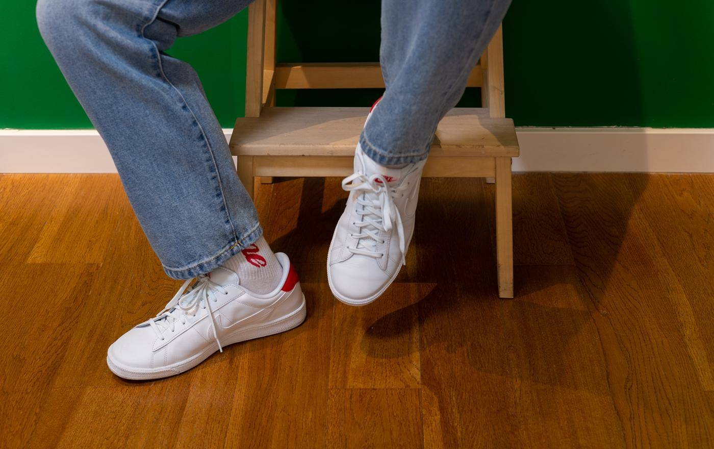 阿迪和耐克小白鞋哪个好,阿迪达斯和小白